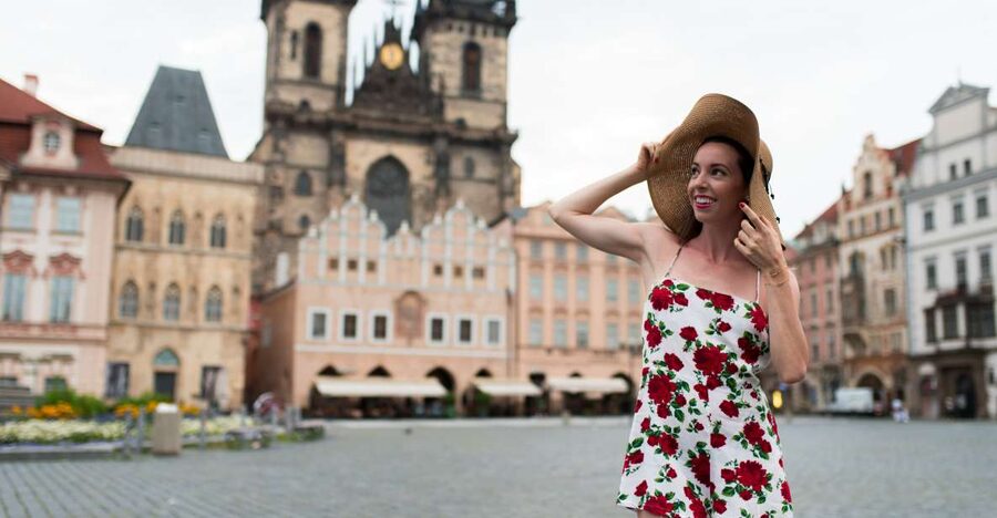 Romantic Photoshoot Experience for Couples in Prague - What the photographer adds to the experience