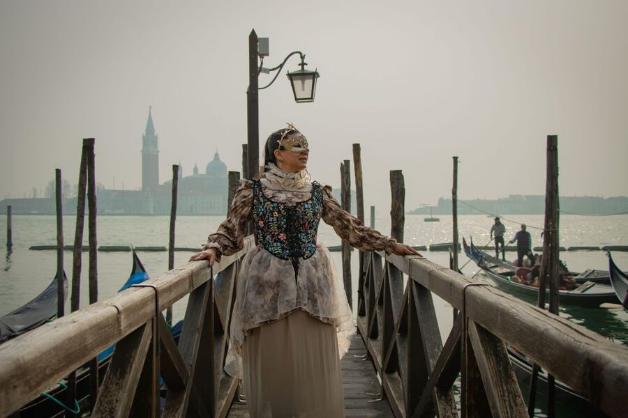 Romantic Photoshoot Experience for Couples in Venice - Key points at a glance