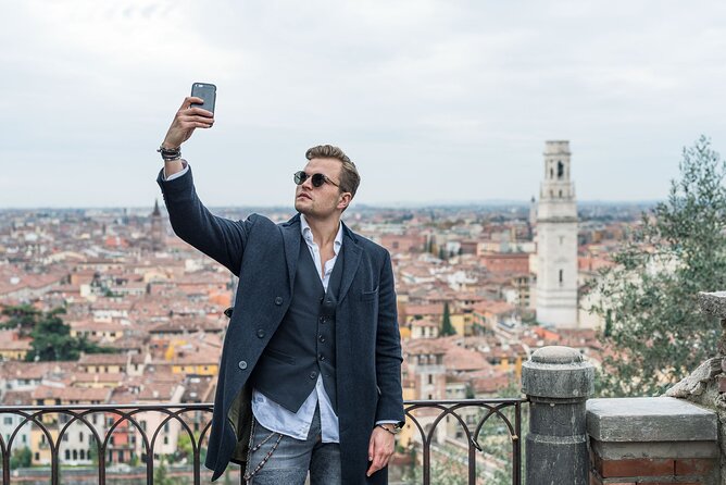 Romantic Photoshooting in Verona - Castel San Pietro for a change in height