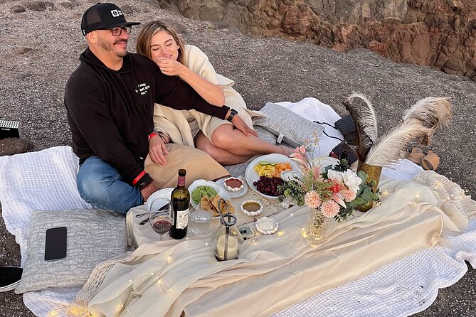 Romantic Picnic by the beach - Decorations and extras that change the occasion