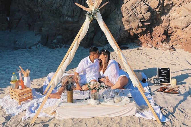 Romantic Picnic by the beach - How the hosts handle privacy and personal service