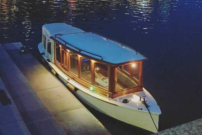 Romantic Private Boat Tour Amsterdam 90min incl welcome drink - From Oosterdokskade to the Canal Belt