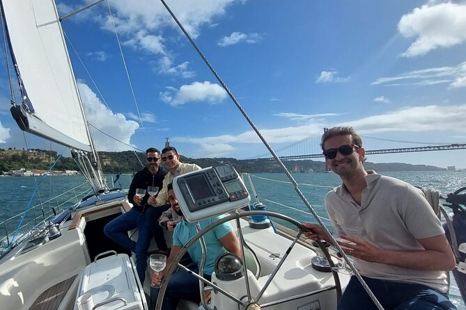 Romantic Private Sailboat in Lisbon for couples - Under the 25th of April Bridge
