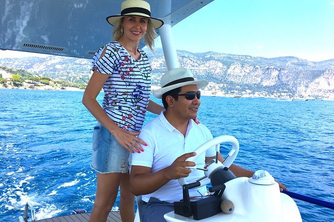 Romantic Private Tour for 2 plus guide on your own Solar Powered Boat - Seeing waterfront villas from the sea