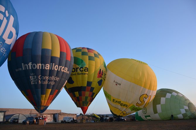 Romantic Sunrise Balloon Tour in Majorca - Safety, landing, and the hands-on finish