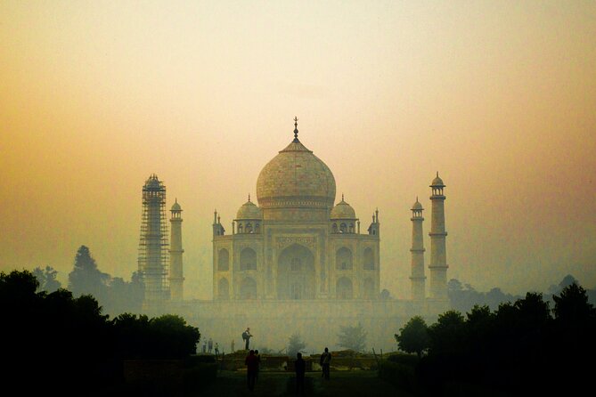 Romantic Sunset at the Taj Mahal: Day Trip from Delhi to Agra - Mehtab Bagh: the sunset payoff