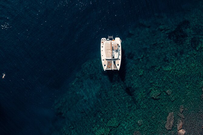 Romantic Sunset Catamaran Caldera Cruise incl. Meal & Drinks - Why this cruise works so well in Santorini