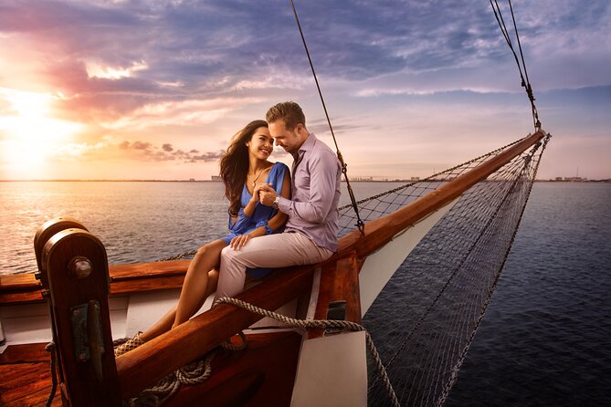Romantic Sunset Dinner Cruise in Cancun with Open Bar - A romantic evening on Nichupte Lagoon
