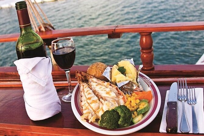 Romantic Sunset Dinner Cruising Experience - The music and dancing are the real finish