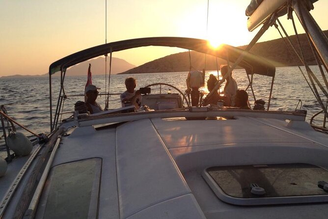 Romantic Sunset Sail Cruise - Fruit Salad, Drinks, and a Small Touch of Comfort