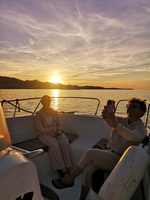Romantic Sunset tour around Zadar with Drinks - What happens during the 75-minute to two-hour cruise