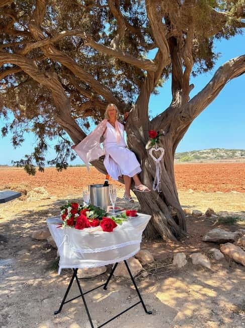 Romantic tour for lovers, couples or friends - Crossing the Bridge of Lovers