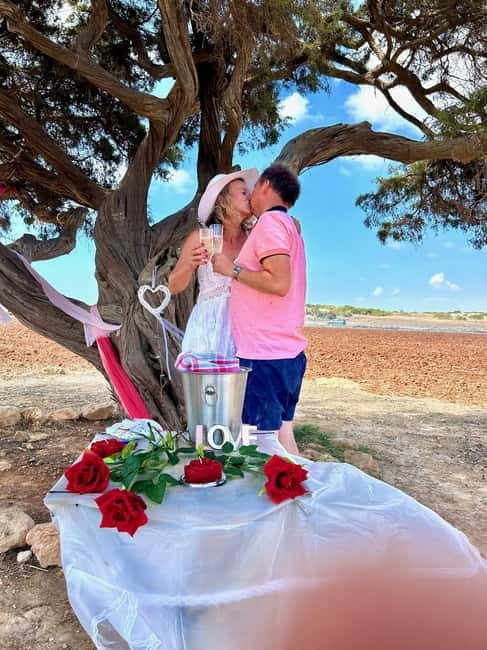 Romantic tour for lovers, couples or friends - Personal touches that shape the day