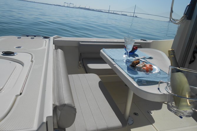 Romantic walk in the Bay of Cadiz - Who will enjoy this most?