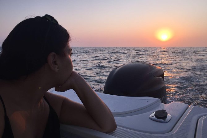 Romantic walk in the Bay of Cadiz - Cava, sushi, fruit, and a personal playlist