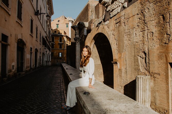 Rome Private Romantic Photoshoot in Charming Trastevere - Restoration work and changing Roman sights