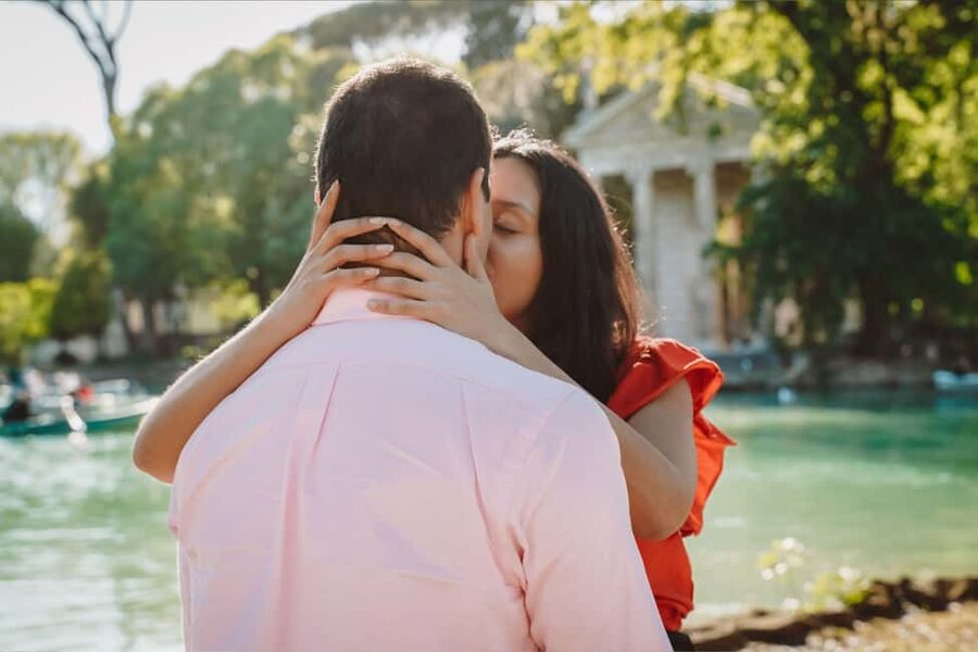 Rome: Romantic Couple Photoshoot at Villa Borghese - Key points at a glance