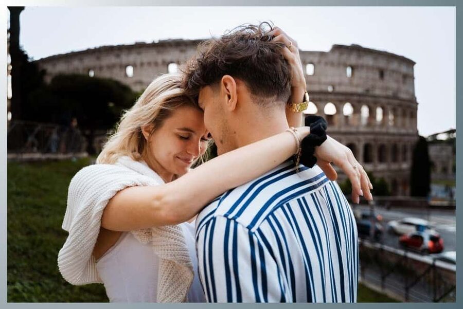 Rome: Romantic Couple Photoshoot Experience at the Colosseum - The Colosseum backdrop: grand, familiar, and busy