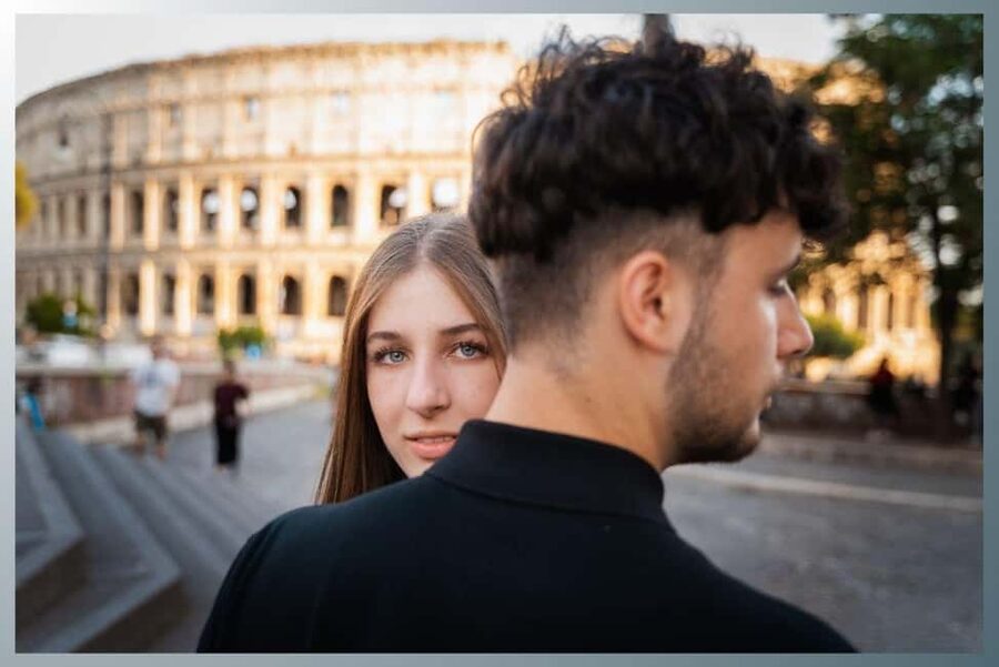 Rome: Romantic Couple Photoshoot Experience at the Colosseum - Color, black and white, and the photo selection add-on
