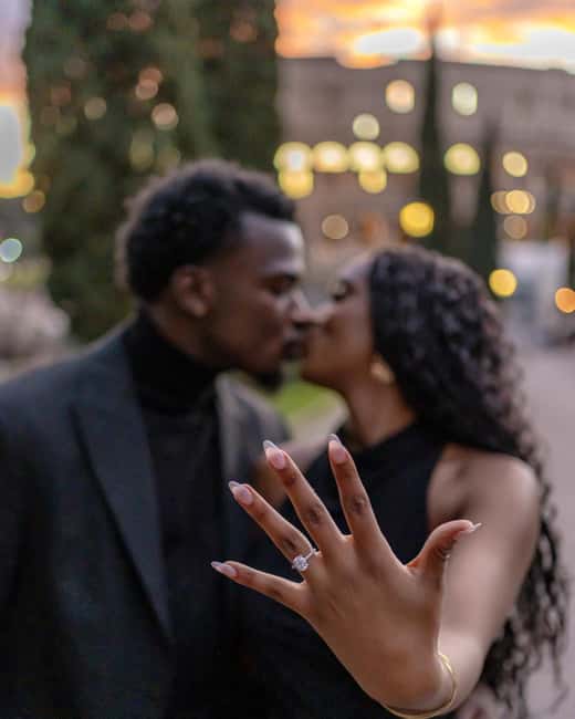 Rome: Romantic Proposal PhotoShoot - Meeting outside Colosseo Metro Station