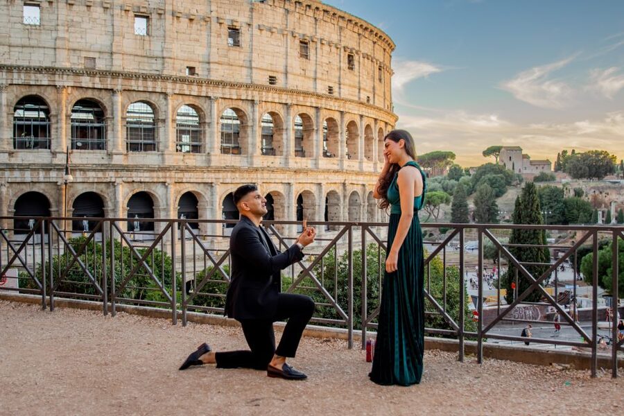 Rome: Romantic Proposal Shooting - Choosing the meeting point in Rome