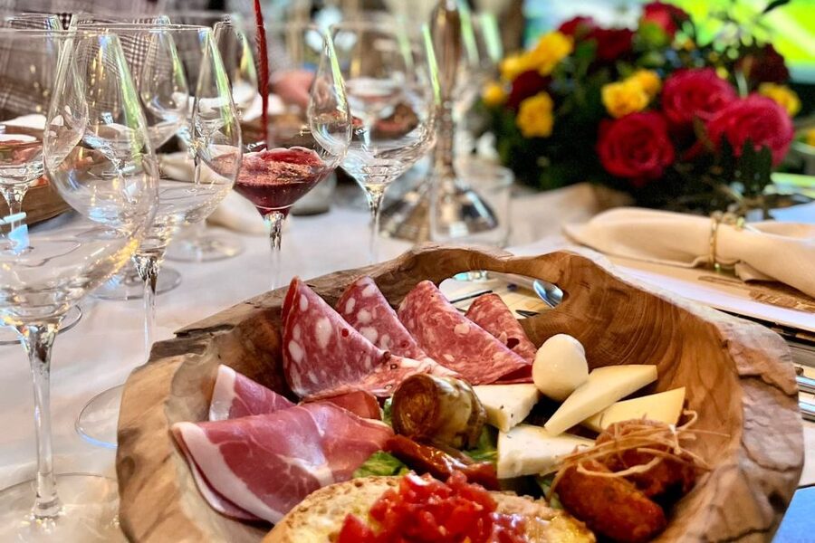 San Gimignano: Romantic Vineyard Dinner - The wines and products you will taste