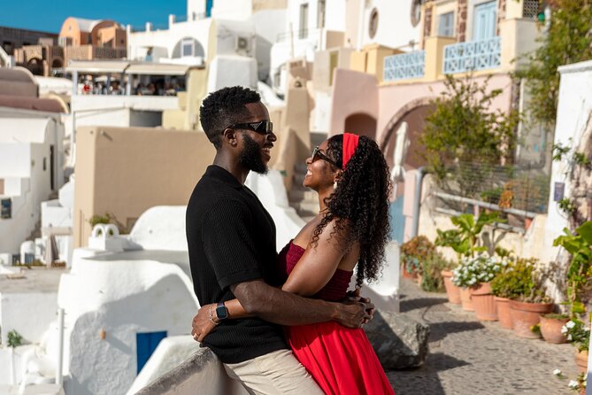 Santorini couple photoshoot with 50 edited photos! - Key Points Before You Book
