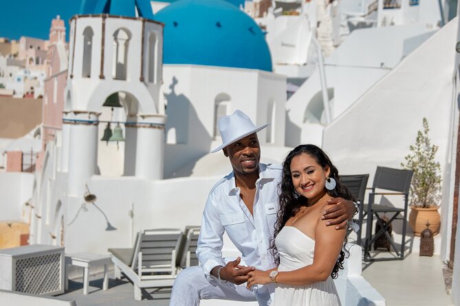 Santorini couple photoshoot with 50 edited photos! - The Photographer’s Role Makes the Difference