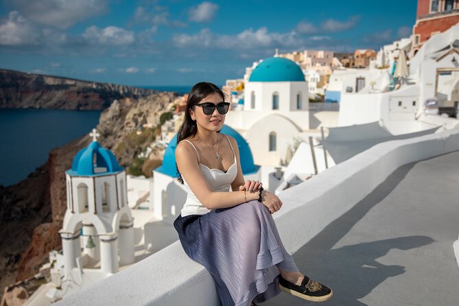 Santorini couple photoshoot with 50 edited photos! - Who Will Like This Oia Photoshoot Most?
