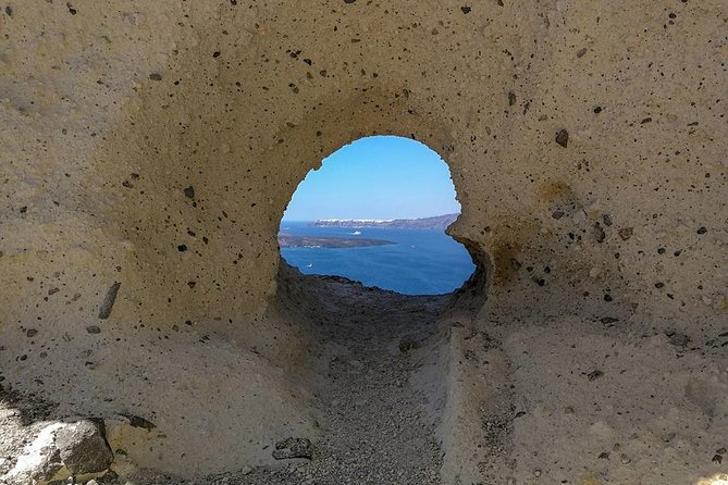 Santorini Private Romantic Tour with Dinner & Wine Tasting - Why the private format matters on Santorini