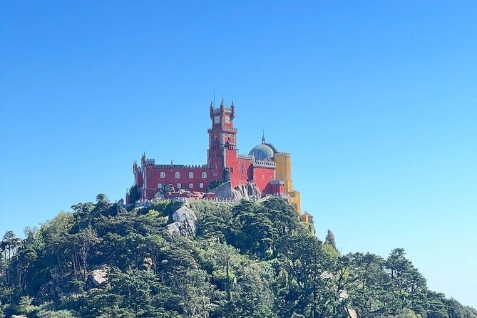 Sintra: The Romantic Village – Half-Day Private Guided Tour - Sintra’s old center and a sweet break at Piriquita