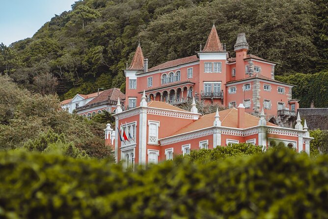 Sintra: The Romantic Village – Half-Day Private Guided Tour - Sintra National Palace and the Moorish Fountain