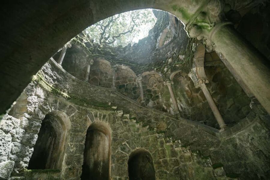 Sintra: The Romantic Village – Private Half-Day Guided Tour - Sintra Palace and Fonte Mourisca