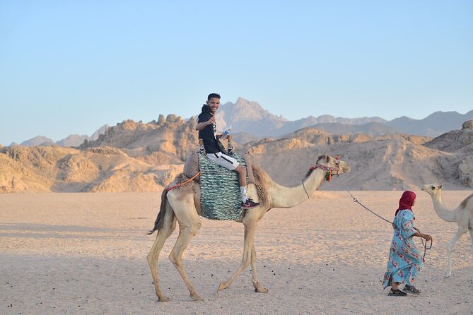 Starwatching, Camel Ride and Romantic Dinner in Hurghada Safari - Who will enjoy this evening most