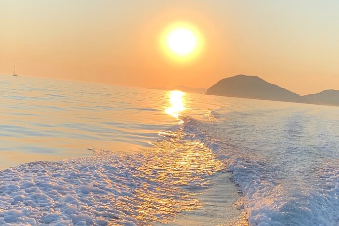 Sunset Tour–A Sunset That Isn’t Stuck in Front of the Old Town - The skipper can shape the quality of the outing