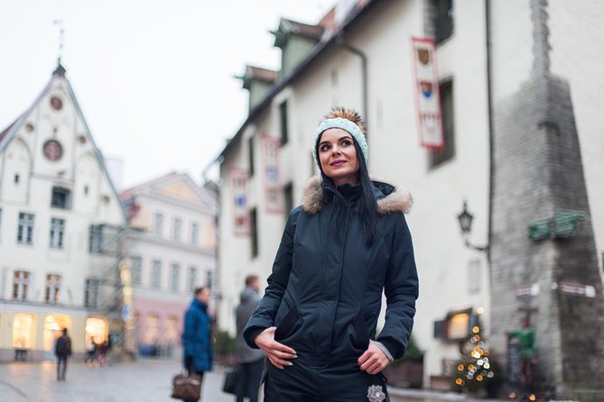 Tallinn 1 Hour Romantic Photo Tour - Weather, crowds, and the limits of a short session
