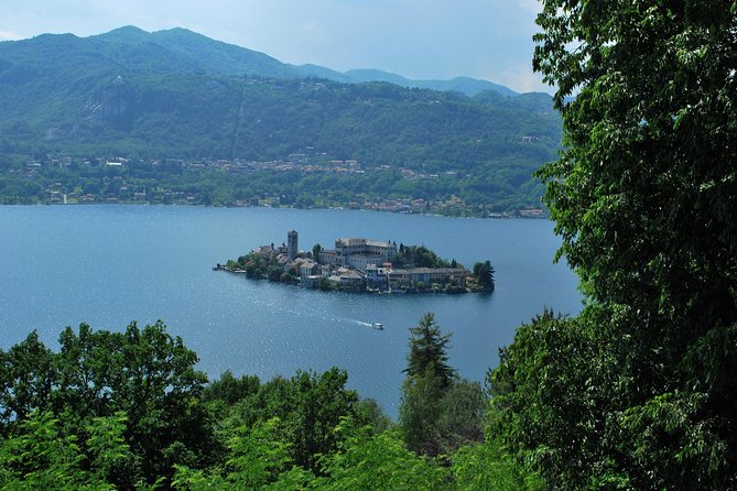 The romantic village of Orta San Giulio with a tour guide - Piazza Motta, the natural place to begin