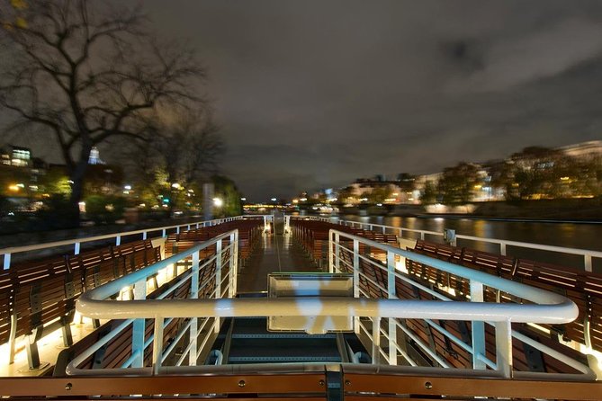 Valentine's Day Seine River Champagne Cruise - One hour of Paris by night