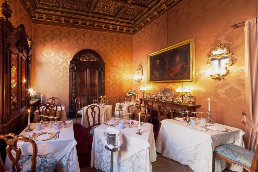 Venice: Romantic Palace Dinner and Private Gondola Ride - How good is the dinner?
