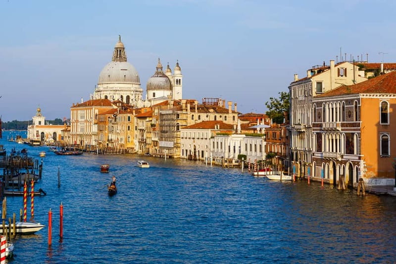 Venice: Romantic Shared Gondola Serenade on the Grand Canal - Key points to know before you book