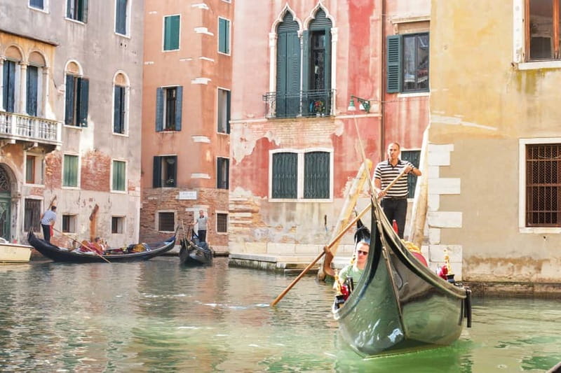 Venice: Romantic Shared Gondola Serenade on the Grand Canal - The serenade, accordion, and the sound of distance