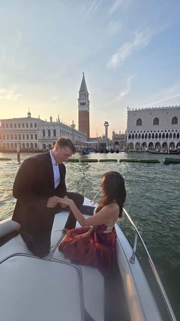 Venice: Romantic sunset cruise on the Venice lagoon - The boat, skipper, and comfort question
