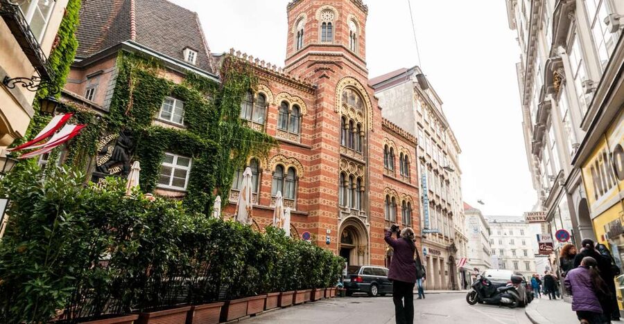 Vienna: Romantic Old Town 2-Hour Discovery Tour - Reading Vienna through its architectural styles