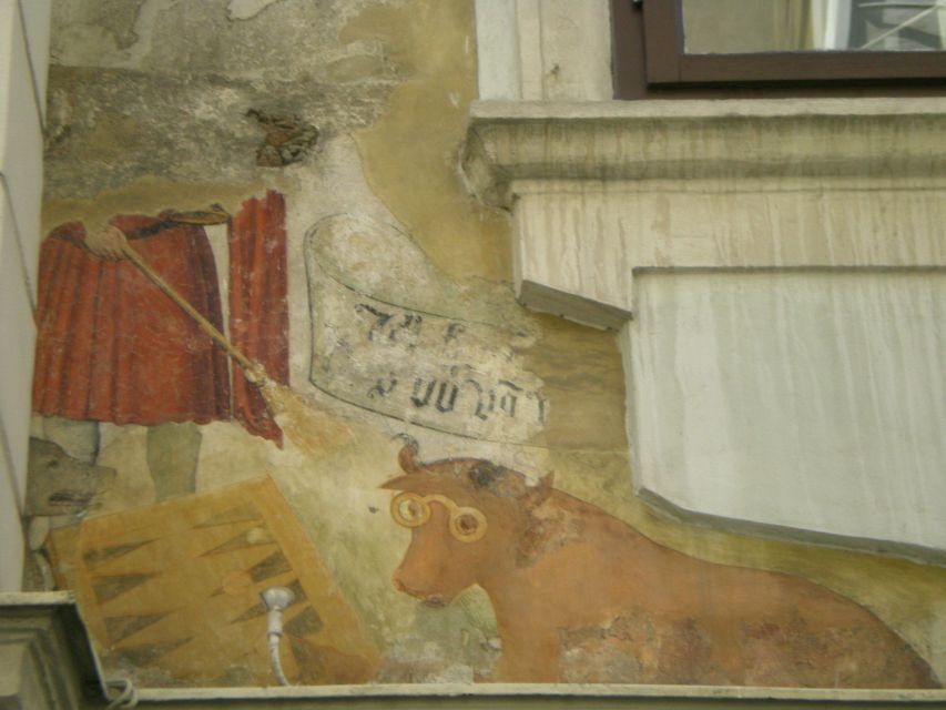 Vienna: Wine Tasting in a 600 year historical wine cellar - Finding the cellar in central Vienna