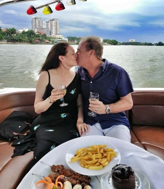 VIP Tour Enjoy Romantic Sunset by Speed Boat Free Cocktail - Sunset photographs and a possible surprise