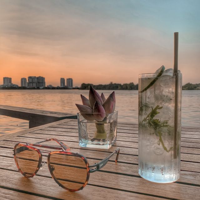 VIP Tour Enjoy Romantic Sunset by Speed Boat Free Cocktail - What $76 per person really buys you