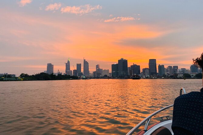 VIP Tour in Saigon: Romantic Sunset Cocktail by SpeedBoat - The cocktail stop and what is included