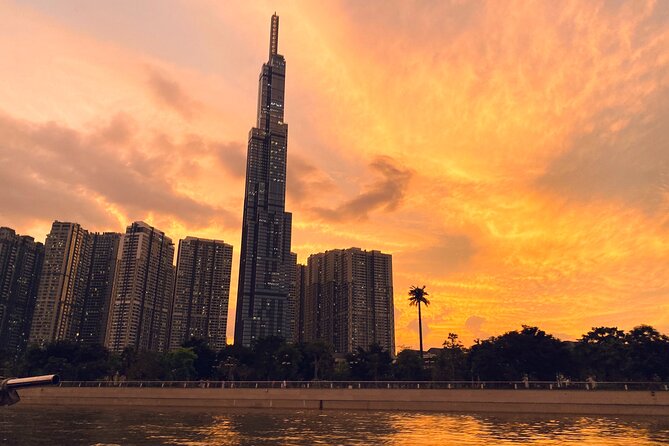 VIP Tour in Saigon: Romantic Sunset Cocktail by SpeedBoat - Who should book this experience