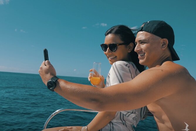 Waikiki Couples Snorkel Retreat - Fresh fruit, Mai Tais, and a slower finish