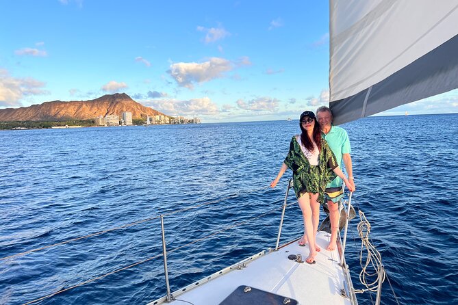 Waikiki private Day Tour and Sunset sail for couples - Magic Island and Ala Moana views